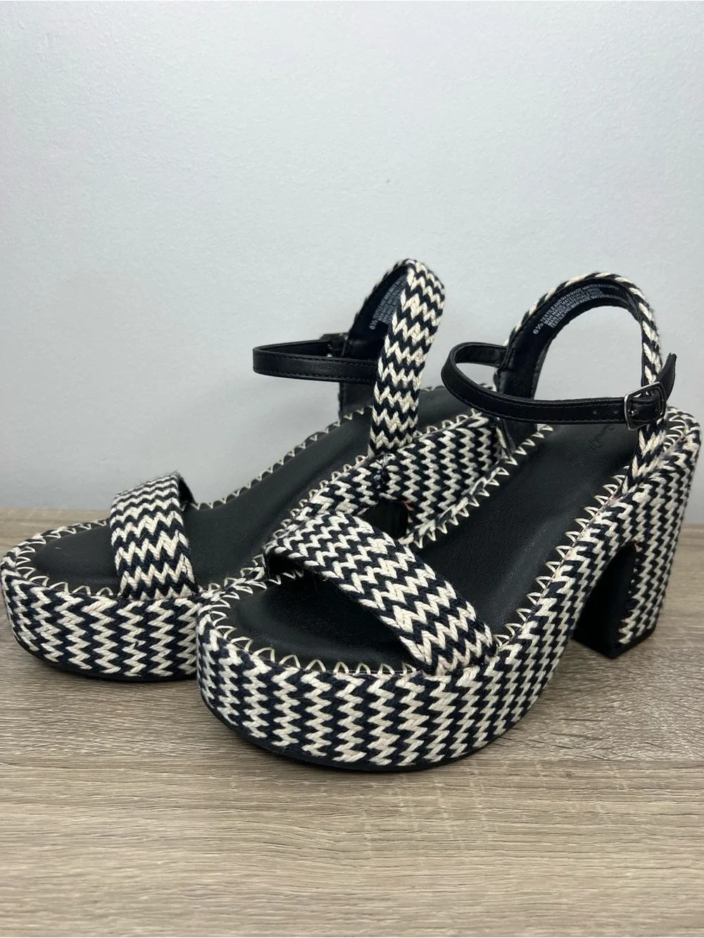 Black & White Woven Platform Block Heel Sandals Size 6.5 Ankle Strap Chevron